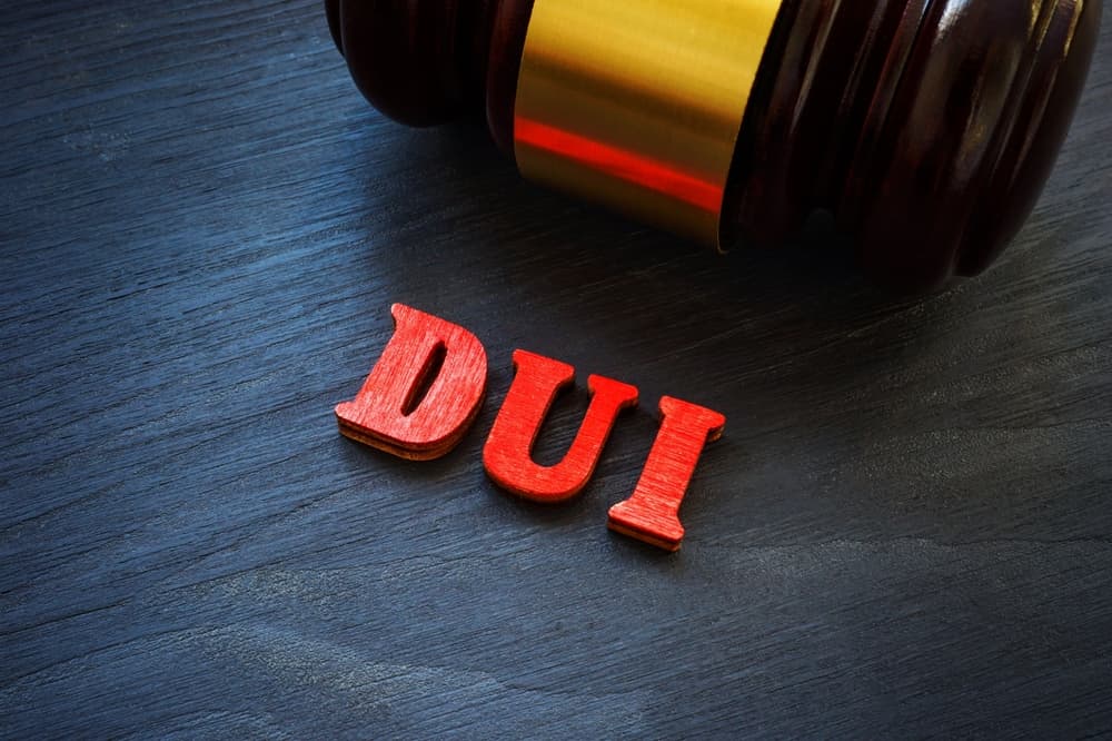 DUI letters in red with judge's gavel
